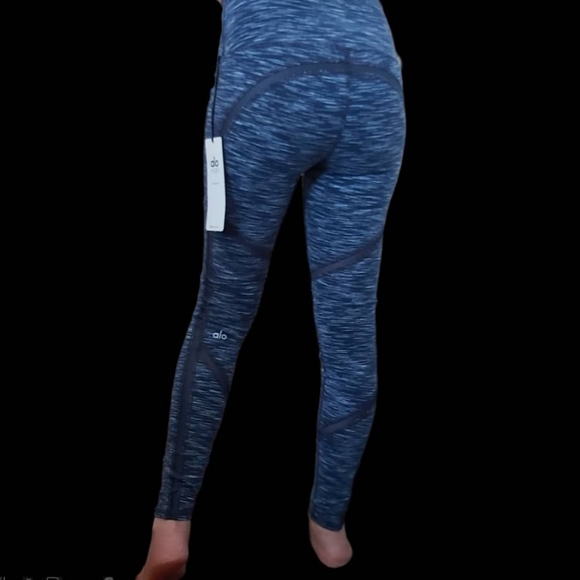 ALO Yoga CONTINUITY LEGGING Rich NAVY Space DYE. - Picture 6 of 16